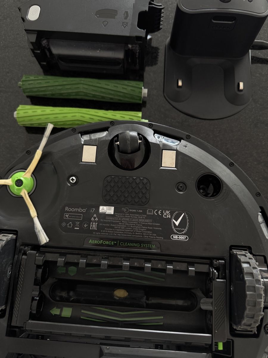 Irobot Aspirateurs & Accessoires: iRobot Roomba i7 Saugroboter mit Ladestation – D'occasion à Weinfelden par Serzenia 3