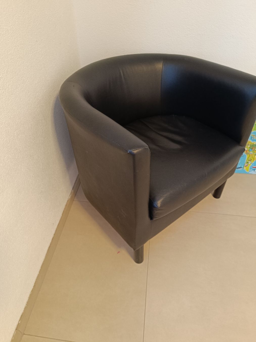Cocktailsessel schwarz Kunstleder gepolstert gebraucht (Gebraucht) in Dottikon für CHF 1 – nur Abholung auf Ricardo kaufen