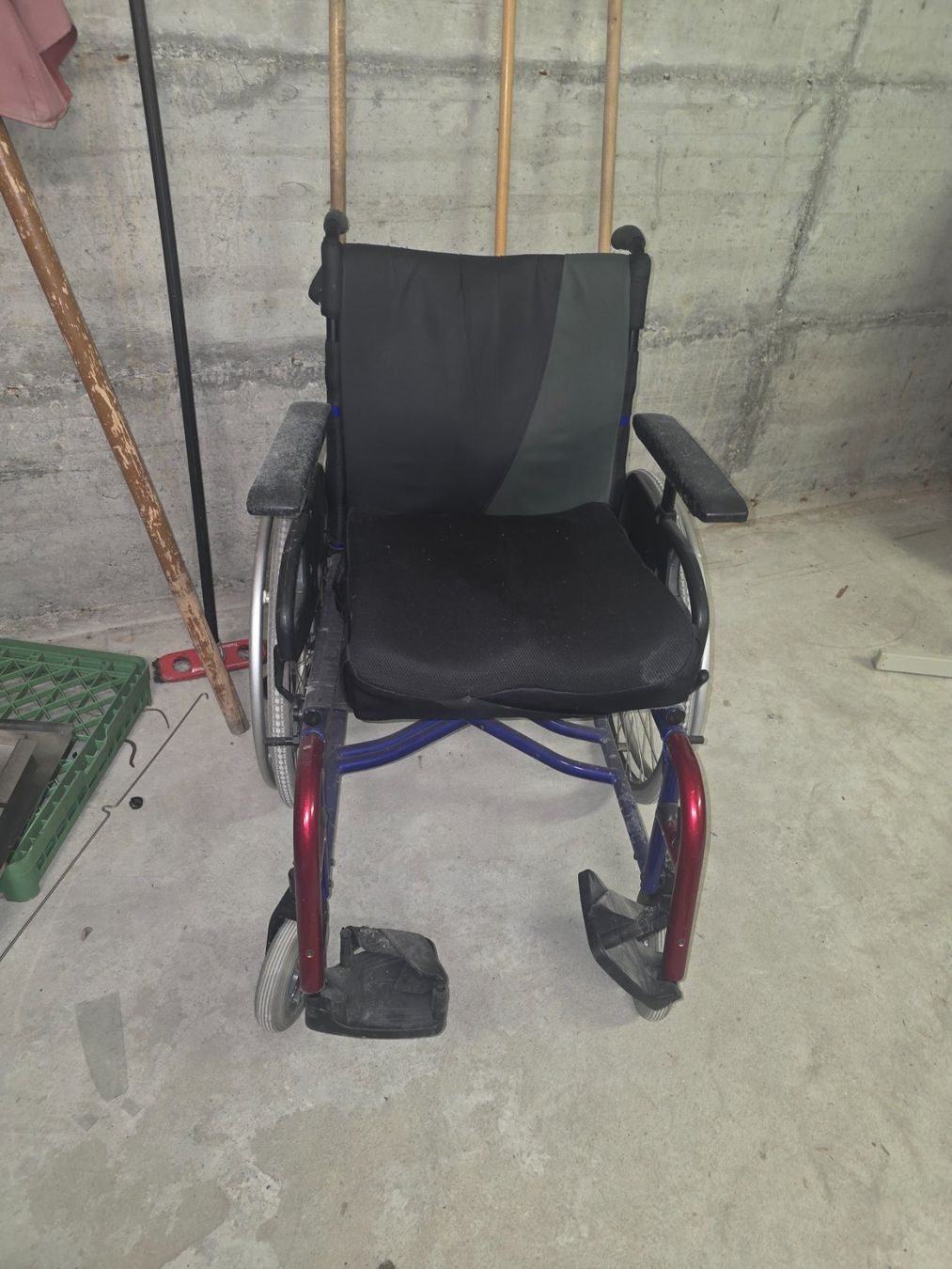 Chaises roulantes: Chaisse roulante – D'occasion à chippis par gabriel.silva 1