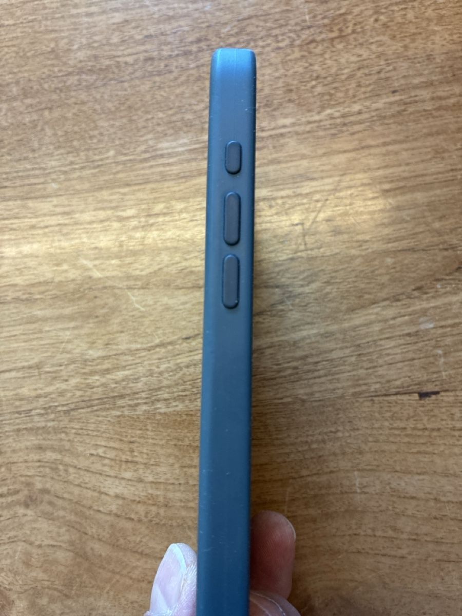 Apple Covers & Schutzfolien: iPhone 16e/17e Silicone Case - Blue – Gebraucht aus Luzern von ASA_DES 3