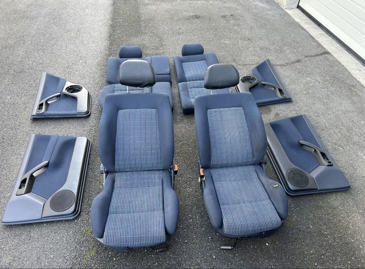 Volkswagen Tutti pezzi di ricambio auto: Intérieur bleu VW vento vr6 – Usato da Muraz (Collombey) venduto da Wolfdog1978