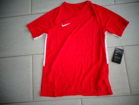 NIKE SPORT T-SHIRT GR.158 NEU