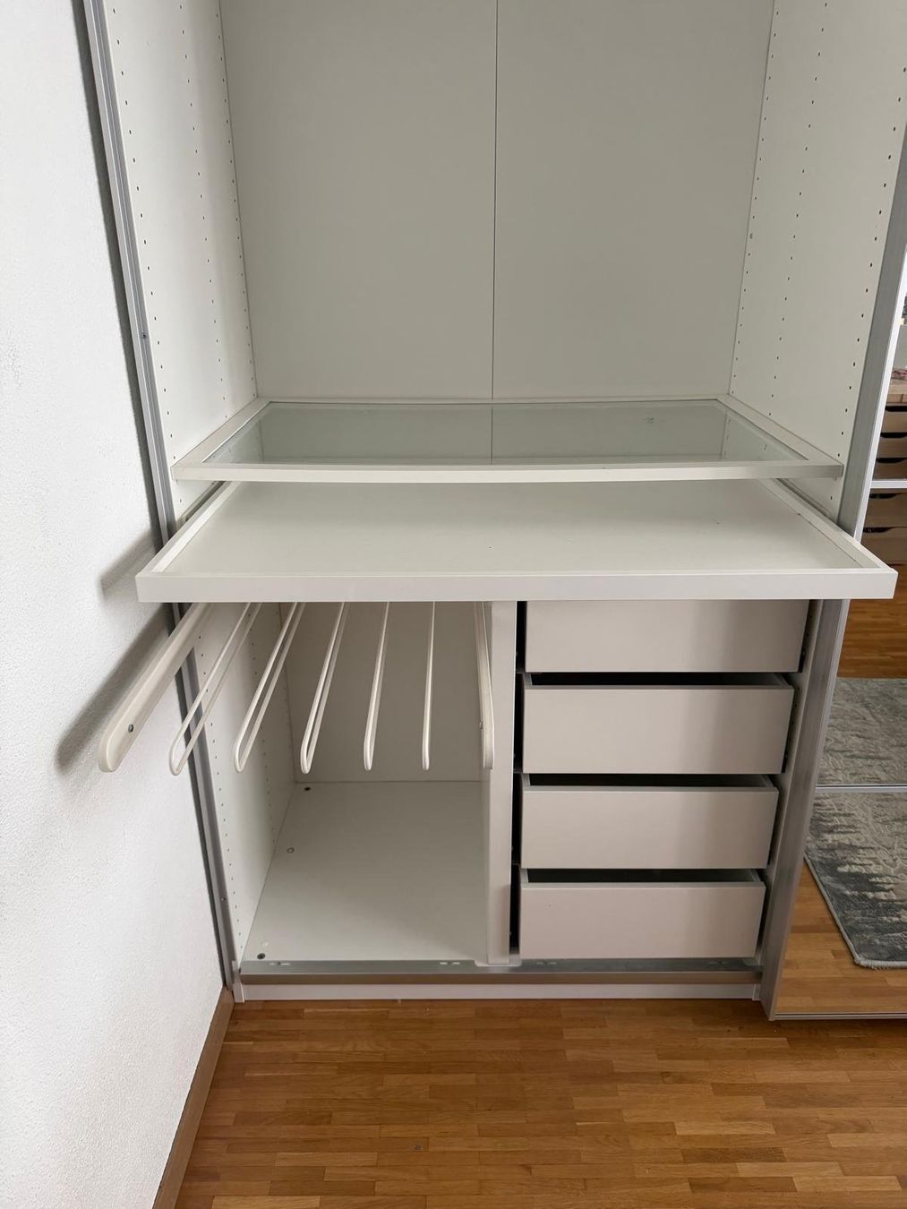 Ikea Armadi: IKEA PAX Kleiderschrank Weiss H 200cm, B 200cm, T 60cm – Usato da Schlieren venduto da Sniho 1