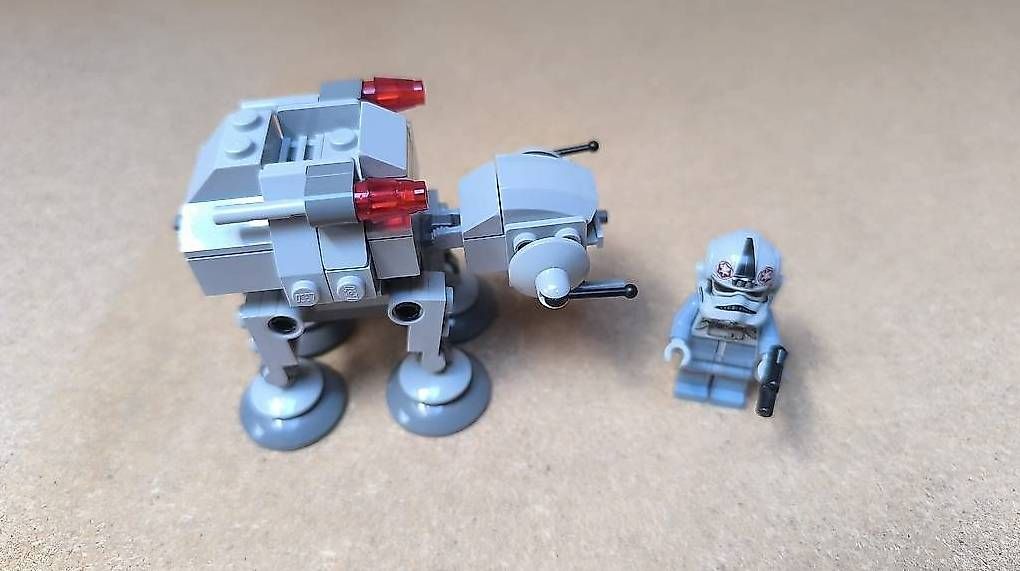 Lego Giocattoli: LEGO Star Wars AT-AT 75075 – Usato da Bauma venduto da Chantal07 1