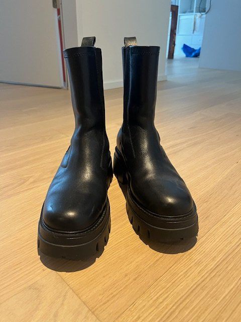 Ash Damenschuhe: Chelsea Stiefel von Ash – Gebraucht aus Zürich von car_pth8 1