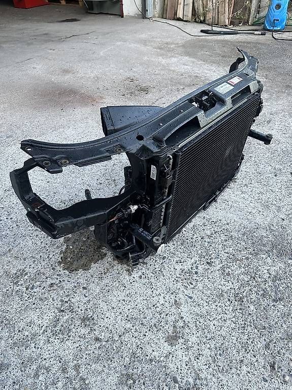 Tutti pezzi di ricambio auto: Audi a4 b5 2.5 TDI kühlerpaket – Usato da Oetwil am See venduto da CarParts 1