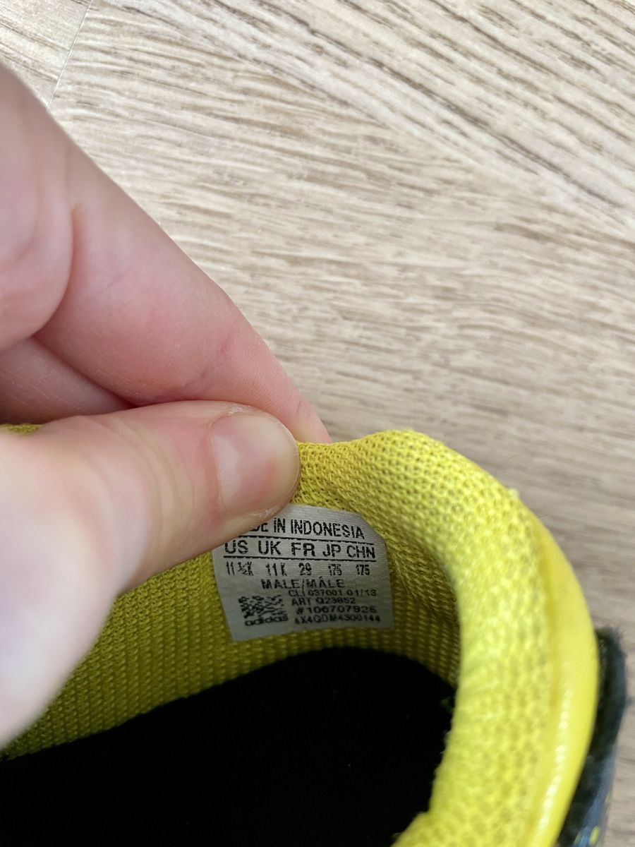 Adidas Scarpe per ragazzi: Adidas | Sneaker | Hallenschuhe | Gr 29 – Usato da Zürich venduto da samira12382 2