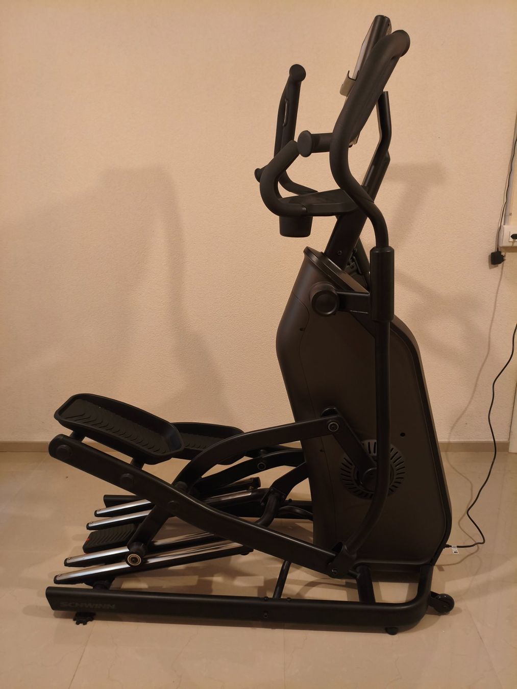 Schwinn Vélos d'appartement: SCHWINN 590E Ellipsentrainer – D'occasion à Villigen par gioros 2