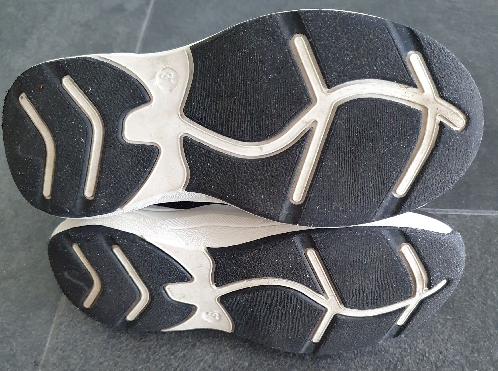 Scarpe per ragazze: Chaussures montantes noires à fermeture éclair, taille 31 – Nuovo (secondo la descrizione) da Prilly venduto da jmf1970 1