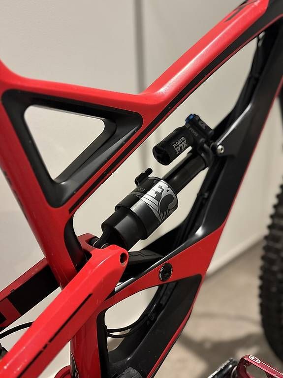 YT Velos: YT Capra carbon Enduro E13/Fox 36/ Ergon – Gebraucht aus Rüschlikon von Dbloemhof 1