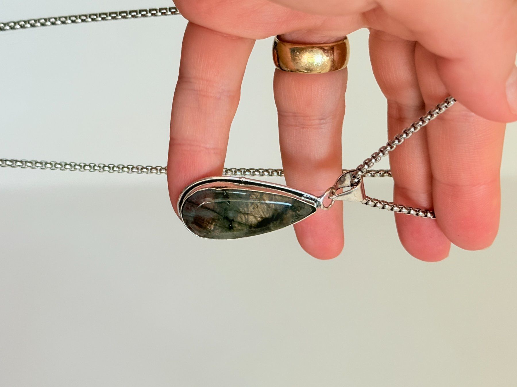 Colliers: Labradorite necklace – Neuf avec emballage d'origine à Genève par AGBERG 3