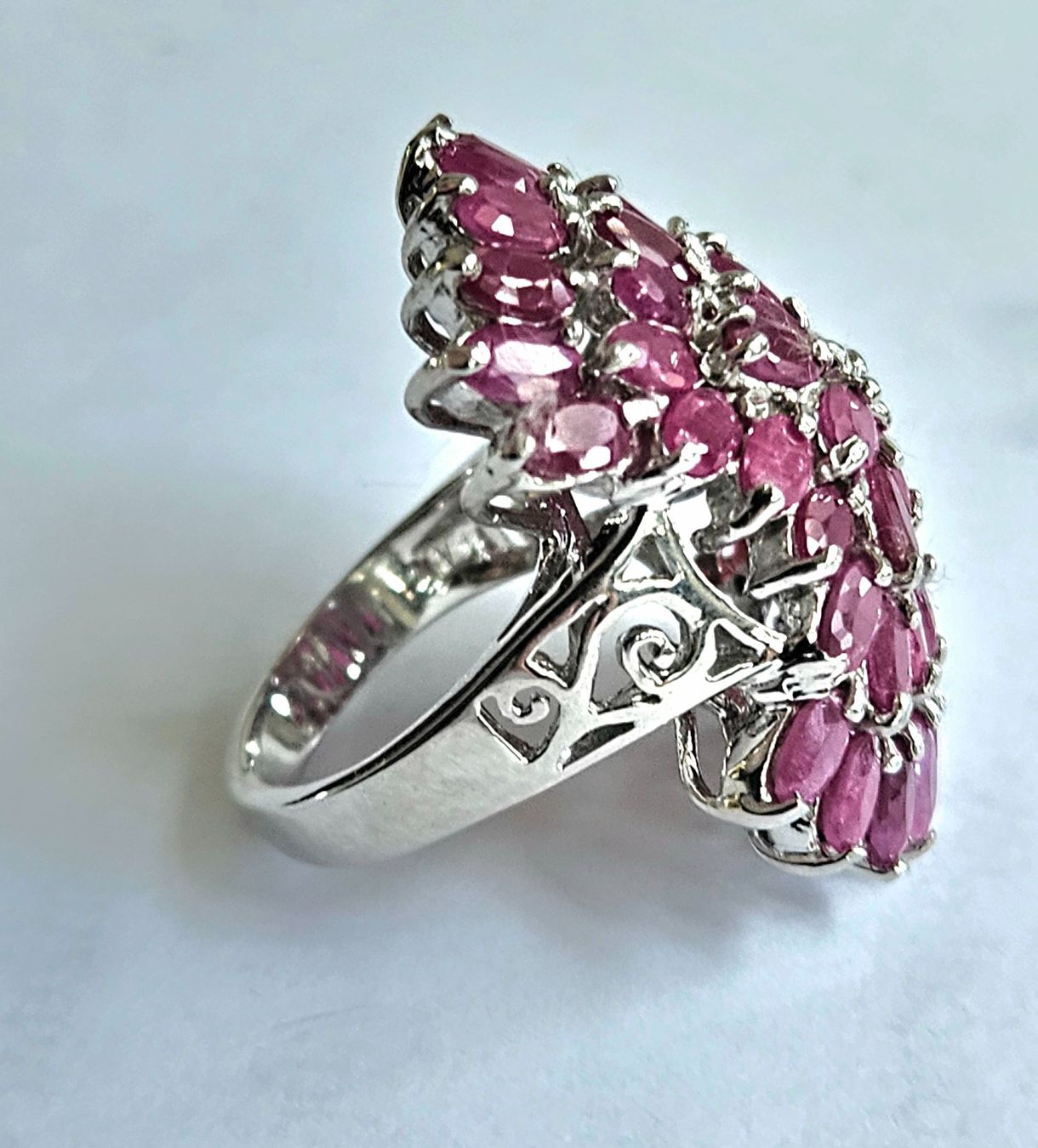 Anelli: Ring Silber mit vielen roten Rubinen, Ringgroesse 56 – Nuovo (secondo la descrizione) da Zürich venduto da benedikt12 2