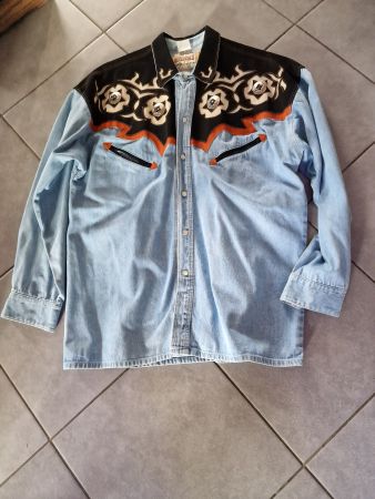 2Herrenwesternhemder gr.S und L pro Hemd 40fr mit gratis Hut
