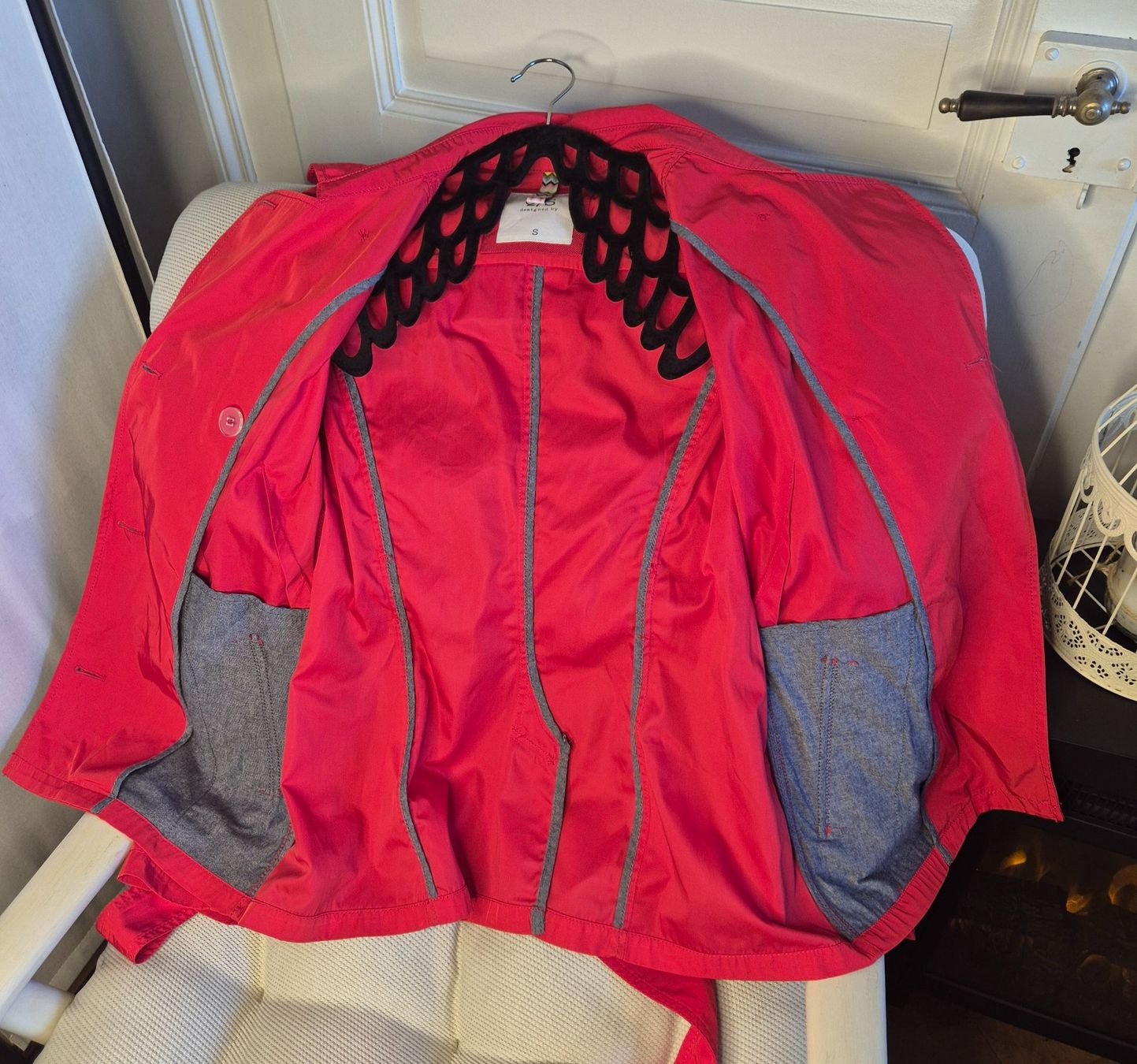 Cappotti: Roter Trenchcoat – Usato da Leissigen venduto da ali_k9v8 9