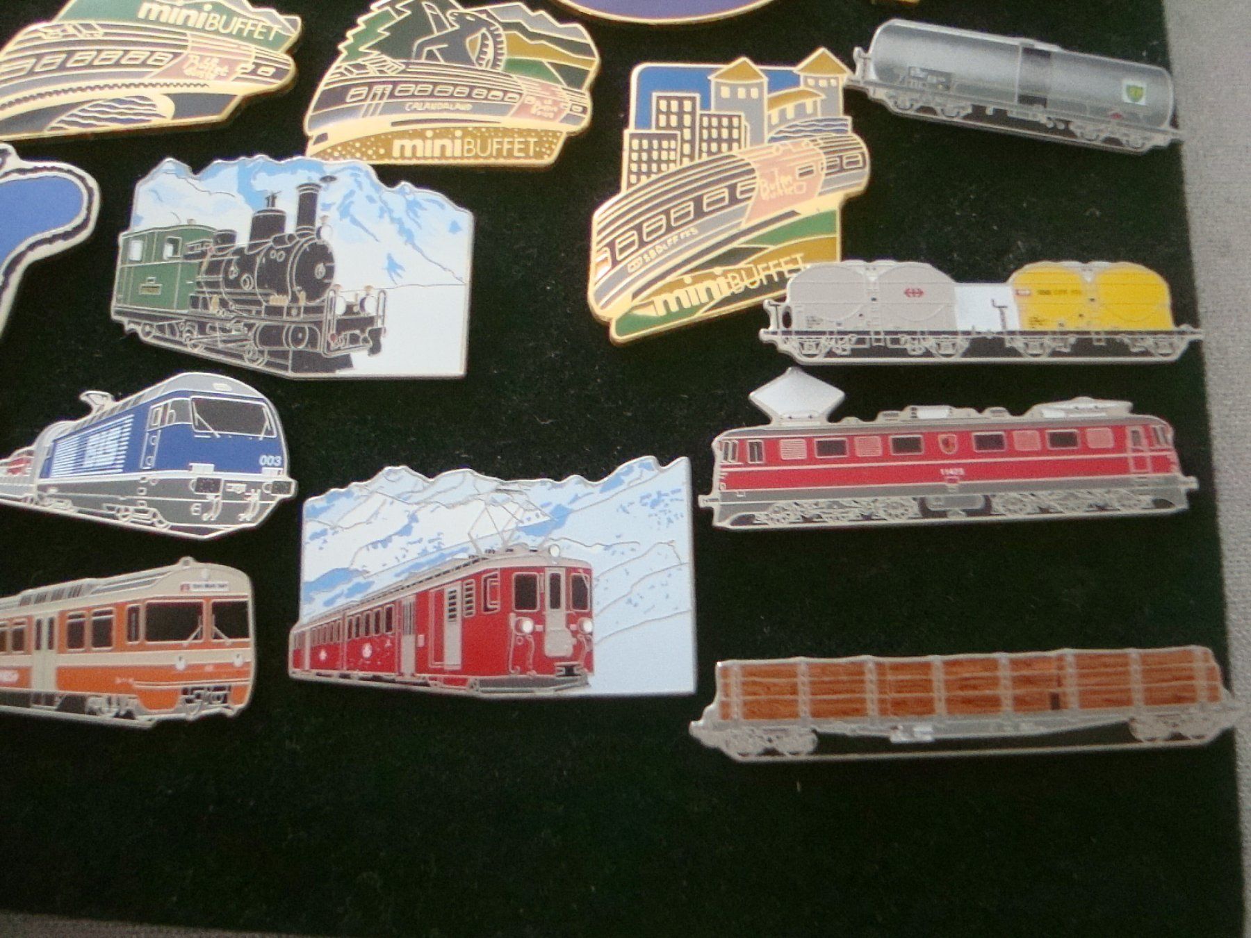 Placchette & Badge: 80 Pin - Eisenbahnen - Ohne Verschluss – Usato da Neuenegg venduto da flohcante 6