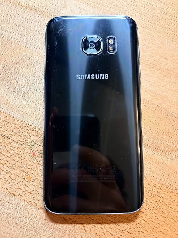 Samsung Telefoni cellulari / Smartphones: Smartphone Samsung Galaxy S7 (SM-G930F) - 32 Go - Noir – Usato da Collombey venduto da malik.bkn 1