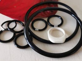 9 Stk. Ringe & Armreife in Horn / Restposten-Verkauf
