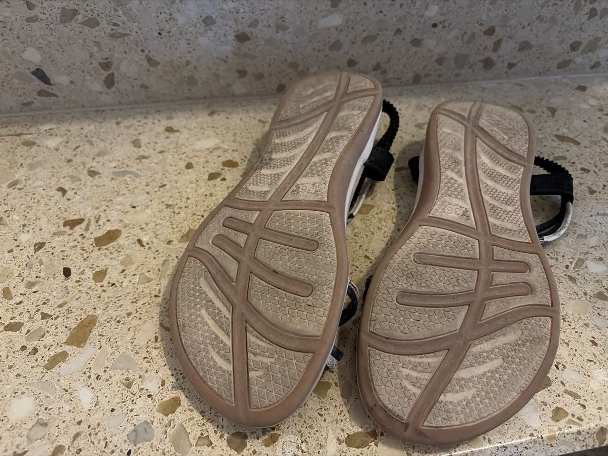 Damenschuhe: Sandalen Grösse 36 – Neu (gemäss Beschreibung) aus Granges-Paccot von Fwaeber 1