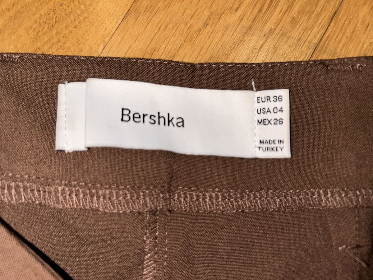 Bershka Hosen: Braune Stoffhose Bershka Gr. 36 – Gebraucht aus Luzern von mor_97g7 1
