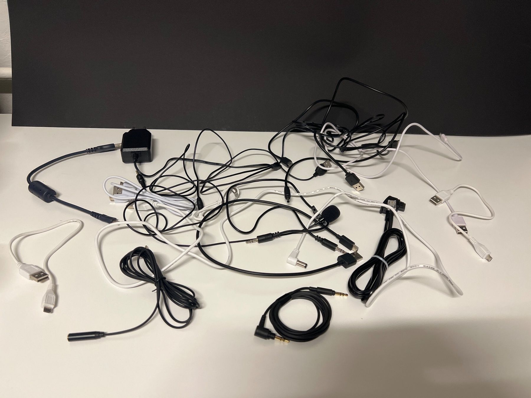 Kabel: Vielerlei Kabel USB lightning mini HDMI – Neu (gemäss Beschreibung) aus Basel von jetzt-wird-gemistet
