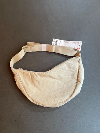 uniqlo round mini bag