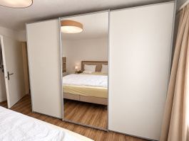 Kleiderschrank mit Spiegel, 3 Schiebetüren – guter Zustand