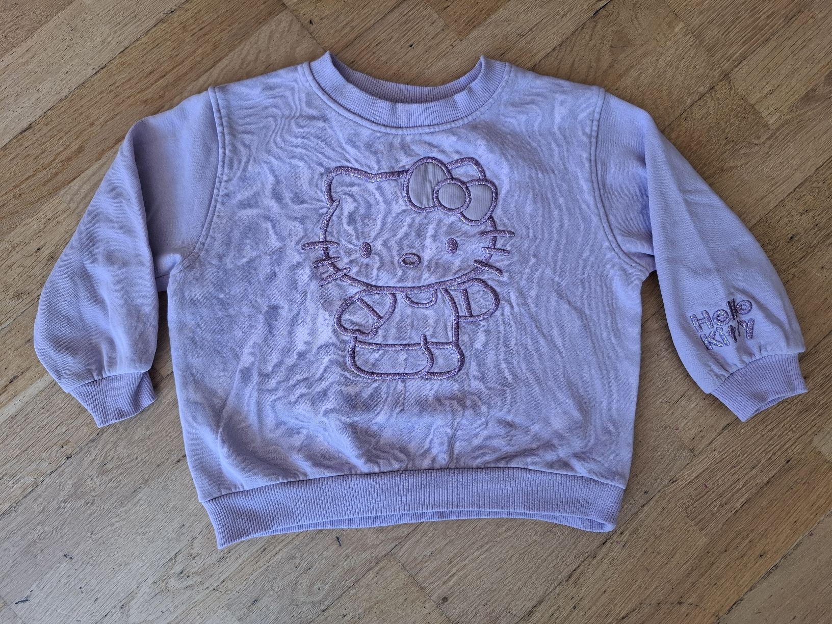 H&M Maglioni & Felpe: Kinder Pullover Hello Kitty lila Grösse 98/104 – Usato da Biel/Bienne venduto da AvasTheGreatest