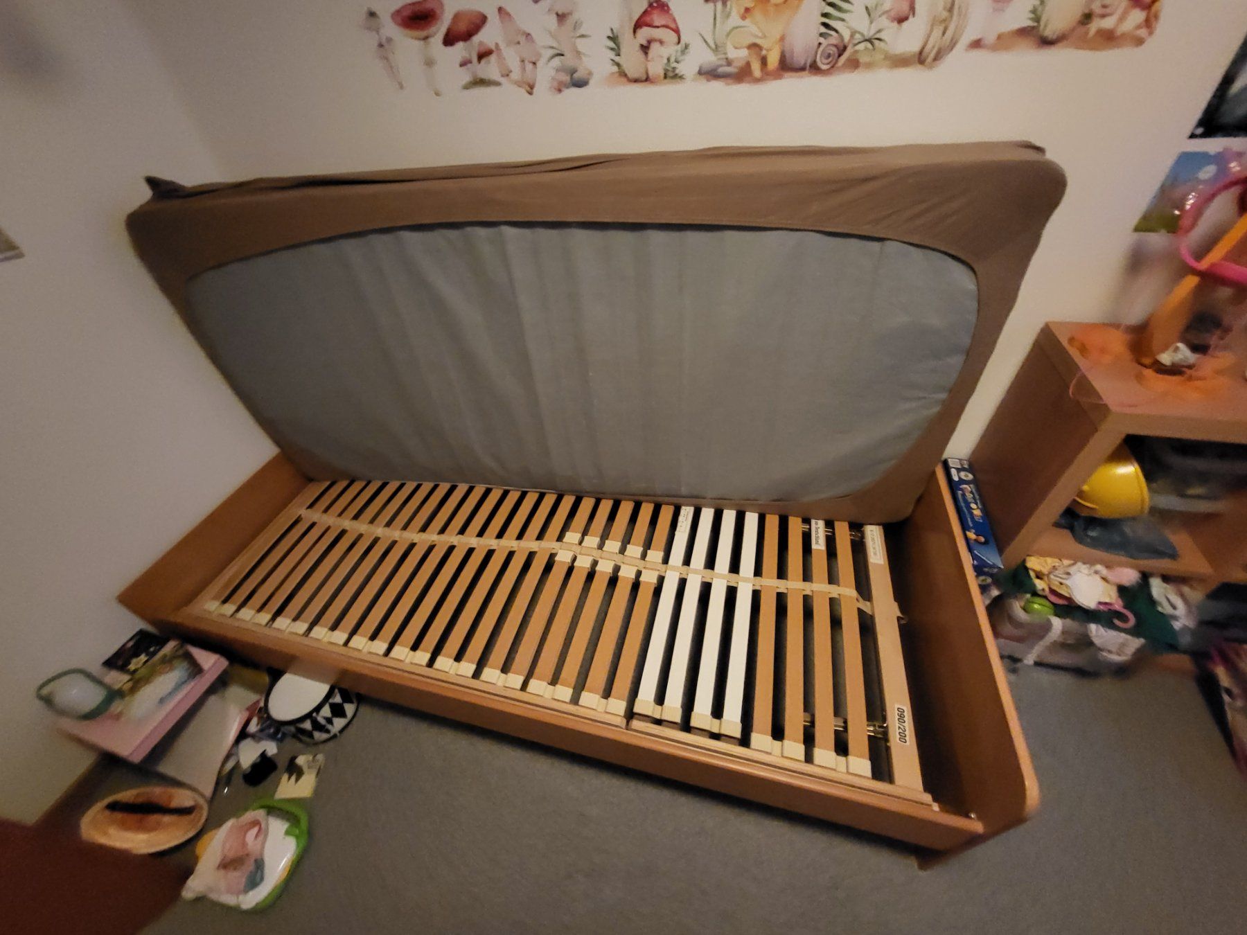 Betten: Einzelbett aus Holz – Gebraucht aus Wil von loe_6cly 1