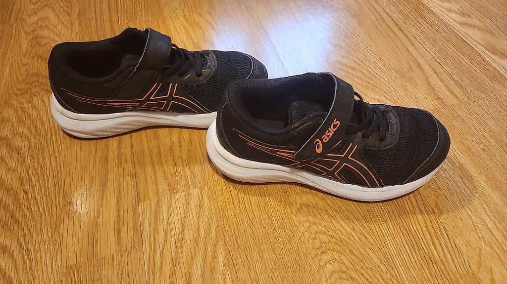 Asics Scarpe per ragazzi: Laufschuhe Asics Grösse 31.5 – Usato da Stans venduto da blitzhimmelblau 3