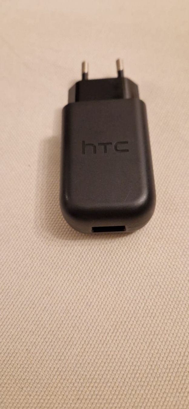 Chargements: Charger (USB) – D'occasion à St. Gallen par loooping