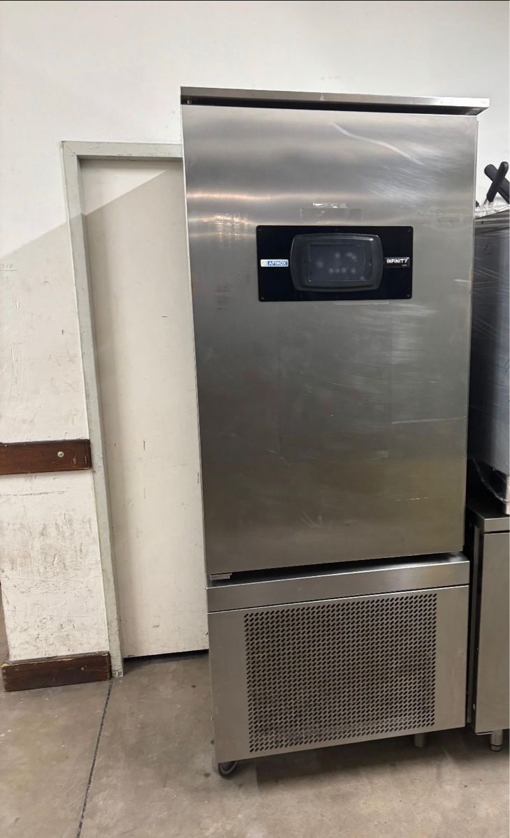 Congelatori: 4 Schockfroster – Usato da Dietikon venduto da dia_y8y5 2