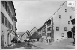 Hallau - Dorfpartie mit Bäckerei-Konditorei