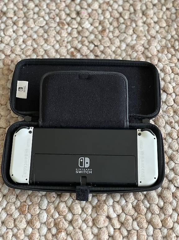 Console: Nintendo Switch OLED+ 3 Spiele + Zubehör – Usato da Uster venduto da CDiermayr 1