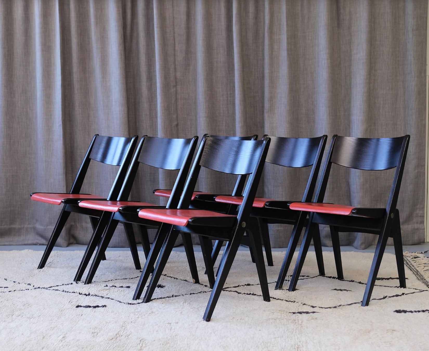 Sedie: 6 folding chairs 1950's Jean Prouvé style – Usato da Bern venduto da Zmodern_VIN 1