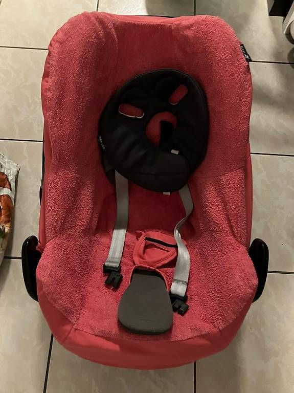 Maxi-Cosi Auto-Kindersitze: Maxi Cosi Babyschale – Gebraucht aus Sursee von Pierre-Emerick