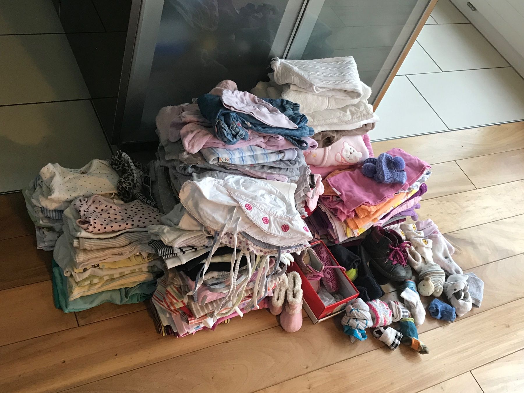 Lotti & Set di vestiti: Baby Kleider Packet (Gross) – Usato da Lanzenhäusern venduto da holzchirurg