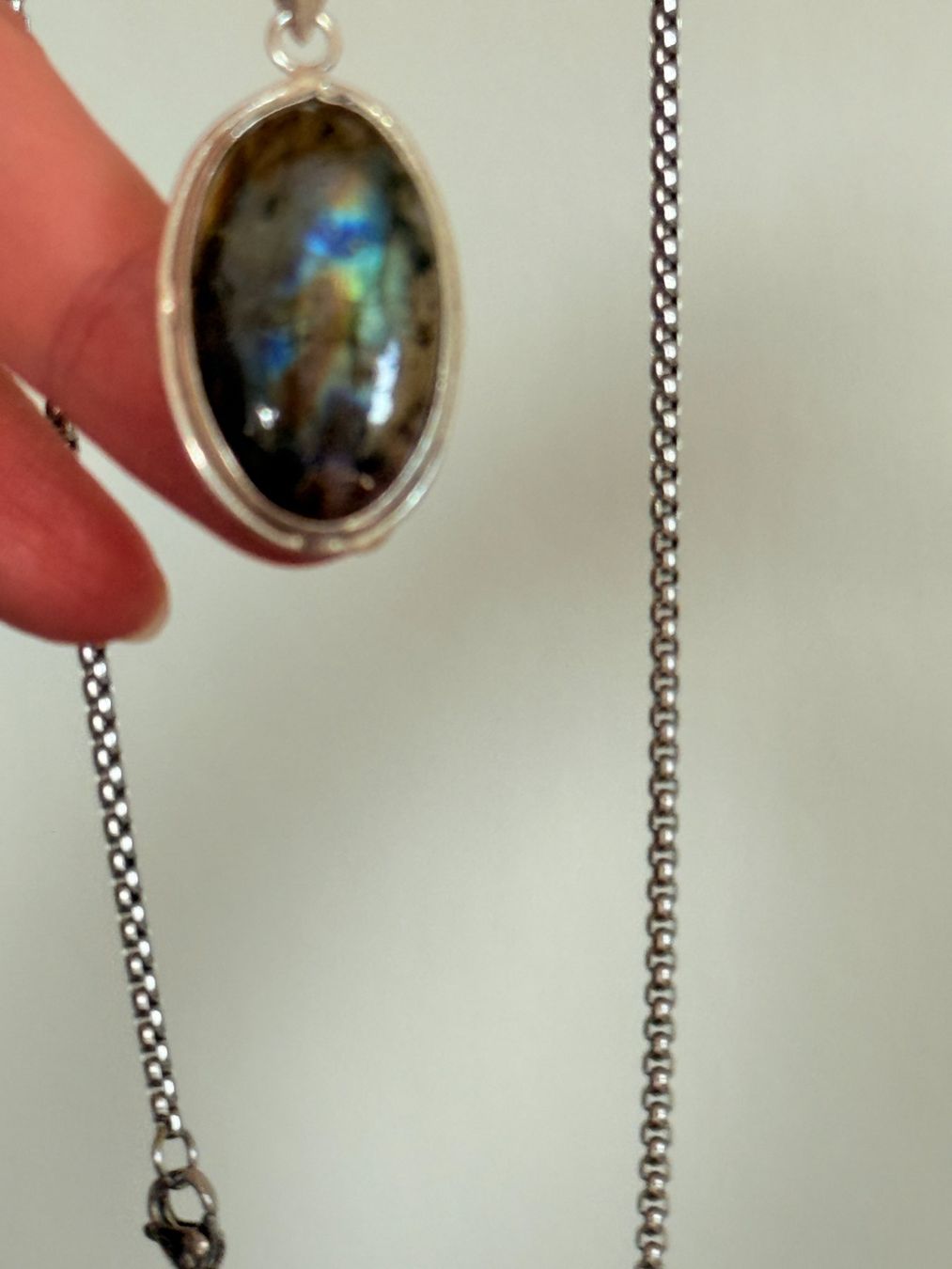Catenine: Collier Labradorite Élégance discrète, neuf. – Nuovo e nell'imballaggio originale da Genève venduto da AGBERG 6
