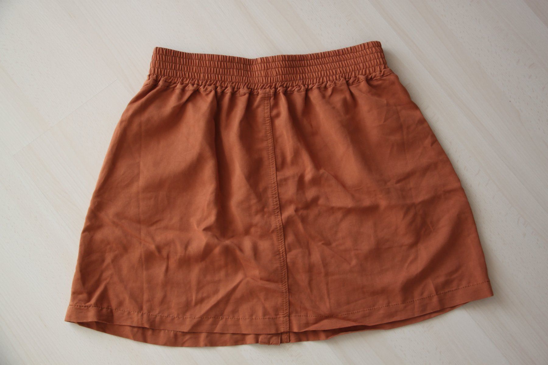 Gonne: Jupe Gr. M, Farbe Camel – Usato da Walterswil SO venduto da peiper2 1