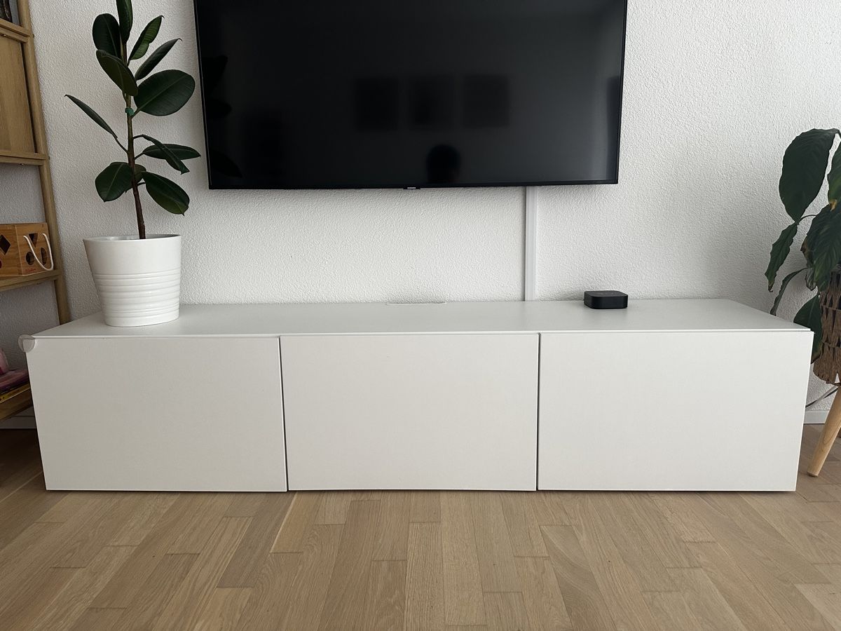 Ikea Meubles TV: IKEA BESTA - TV Stand – D'occasion à Zürich par kri_s7wd