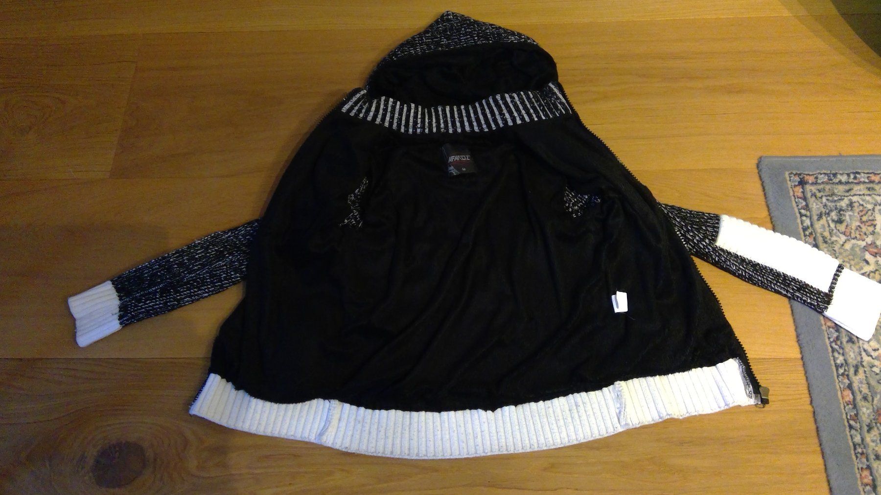 Giacche: Strickjacke mit Kapuze – Usato da Basel venduto da Merlin97 3