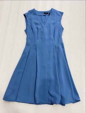 Kleid mit V-Ausschnitt, kurzen Ärmeln und Falten, Größe 4, B