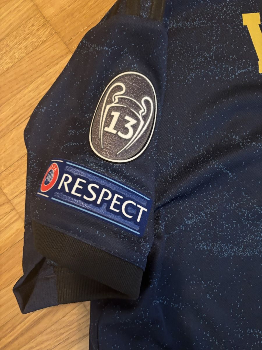 Adidas Canottiere & Pantaloni: Real Madrid Trikot Valverde – Usato da Zürich venduto da ChampShirts 4