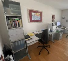 Zu verkaufen 3 Schreibpulte plus 2 Möbel, 1 Korpus