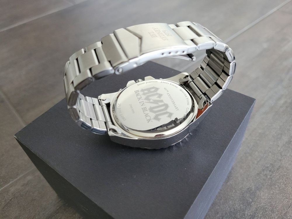 AC/DC Armbanduhr Limited Edition 40th Back in Black 25.07.80 (Gebraucht ...