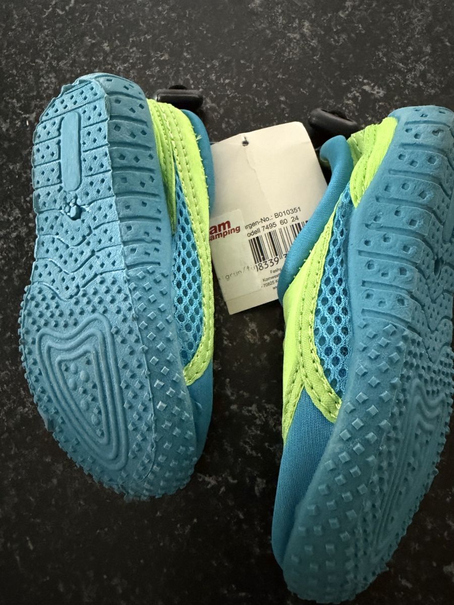 Chaussures hommes: Badeschuhe 24 NEU – Neuf (Voir description) à Schlieren par Lanzer6 3