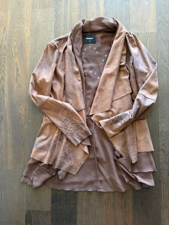 Damen Jacke Desigual braun Lederoptik Grösse  40 mit Nieten