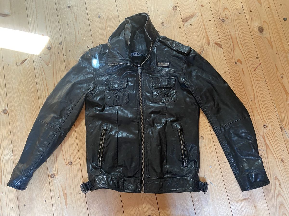 Superdry Giacche: Superdry Veste en cuir – Usato da Biel/Bienne venduto da val_m5my