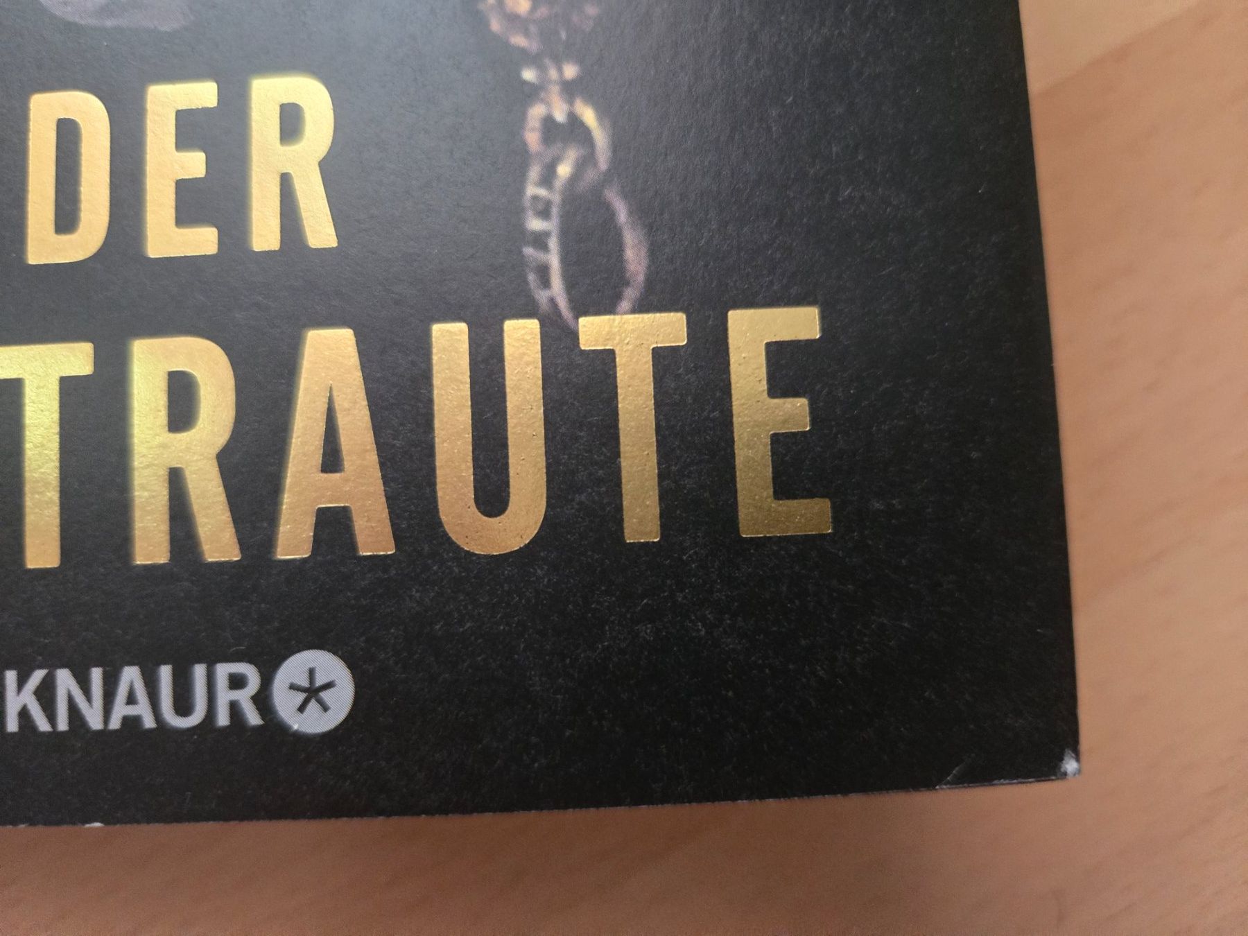 Libri: Leigh Bardugo - Der Vertraute – Usato da Dürnten venduto da Nathi_11 2