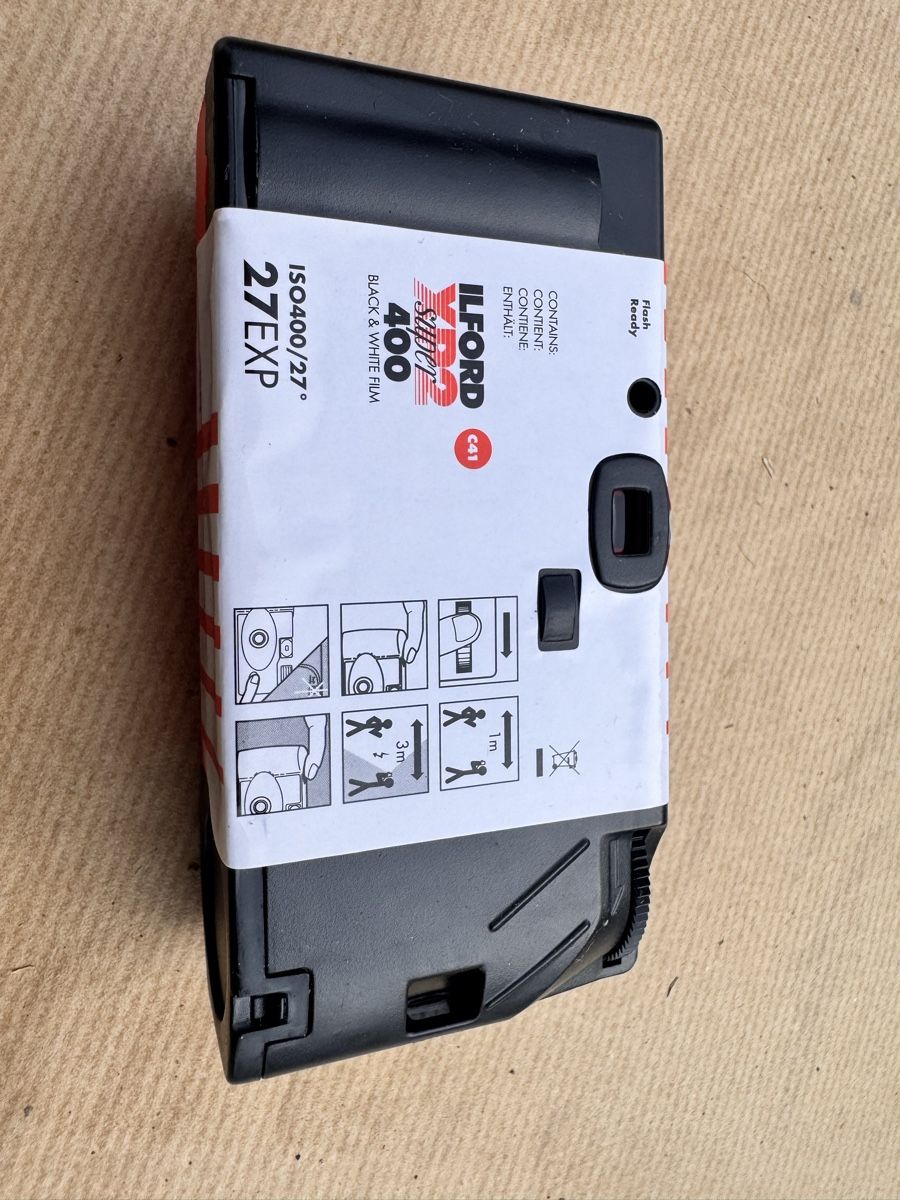 Appareil photo: Set aus 2 Einwegkameras: Ilford XP2 Super 400 & Fujifilm fli – D'occasion à Küttigen par Melisch1000 1