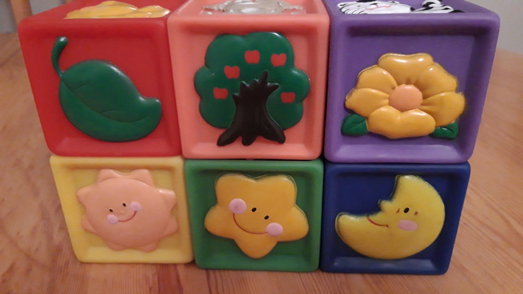 Giocattoli: Cubes bébé éducatifs animaux couleurs chiffres – Usato da Neuchâtel venduto da marevecor 1